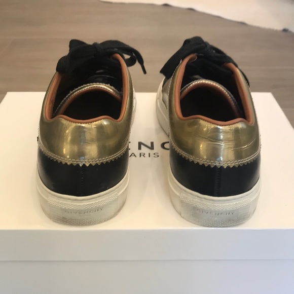 Givenchy Sneakers - Picture 4 of 7
